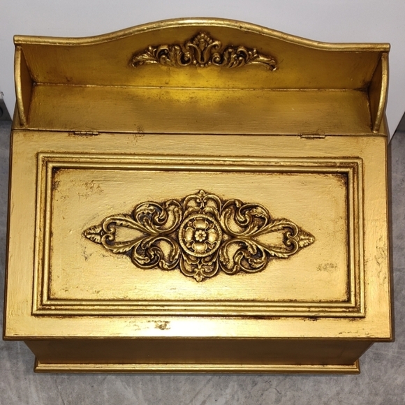 Elegant Gold Ornate Box - Picture 3 of 12